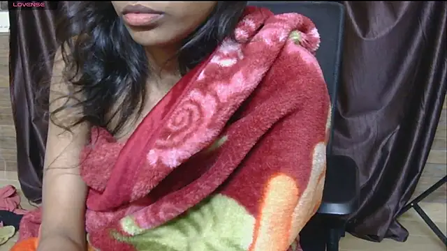 wow-simran's cam snapshot