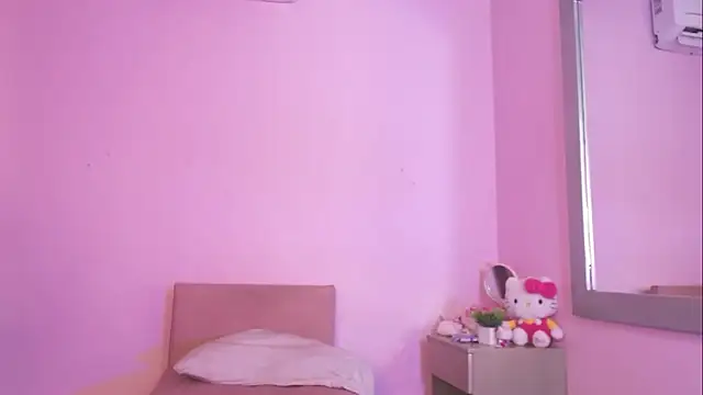 kiity_horny_'s cam snapshot