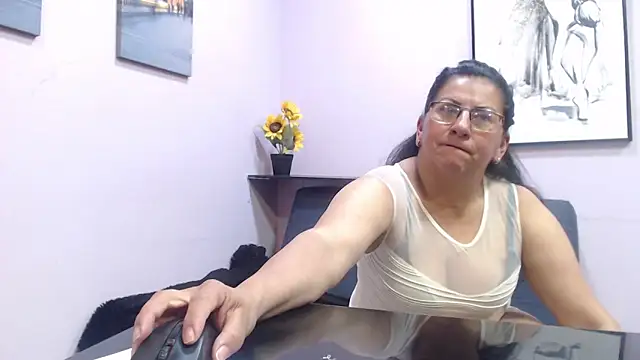 Miss_Lady_45's cam snapshot