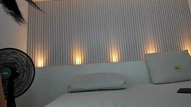 sarah_borch's cam snapshot