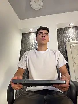 AdrianRinaldi live sex cam