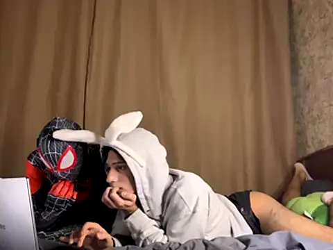 NikGive live sex cam