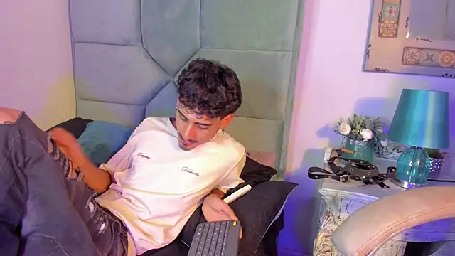 Mr_Strike live sex cam