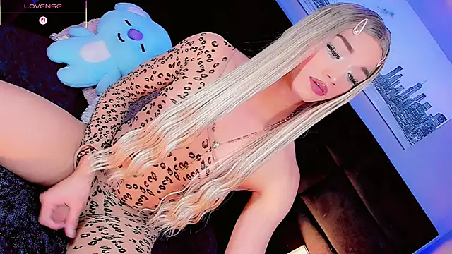 Nauthy_girl live sex cam