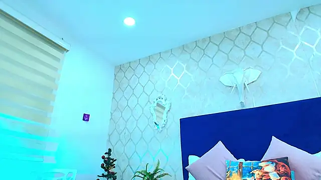 emilyy_vegaa_'s cam snapshot