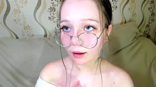 MelMooon's cam snapshot