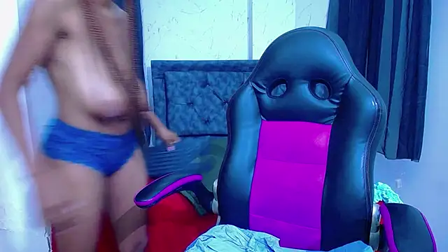 mia__thomson_'s cam snapshot