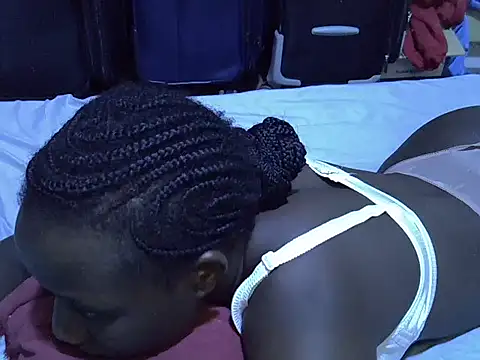 Adaline-Paris's cam snapshot