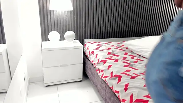 Aisha_Loren's cam snapshot