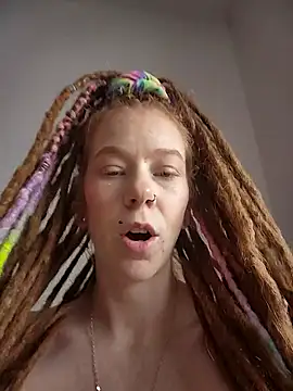 LucidLucy's cam snapshot