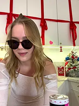 Little_Forest_ELF's cam snapshot