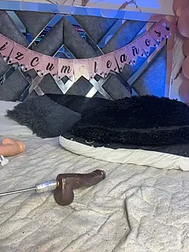 LylaLee111 live sex cam