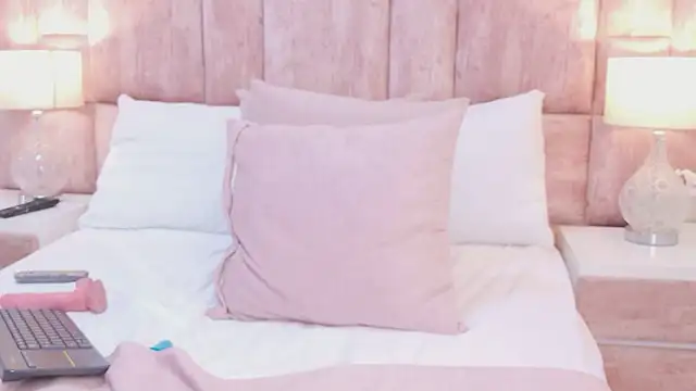 ScarlettFoox live sex cam