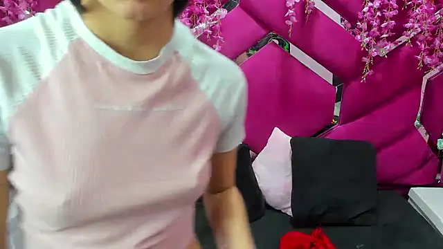 _Luna_Bennett's cam snapshot