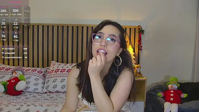 emma_morales_'s cam snapshot