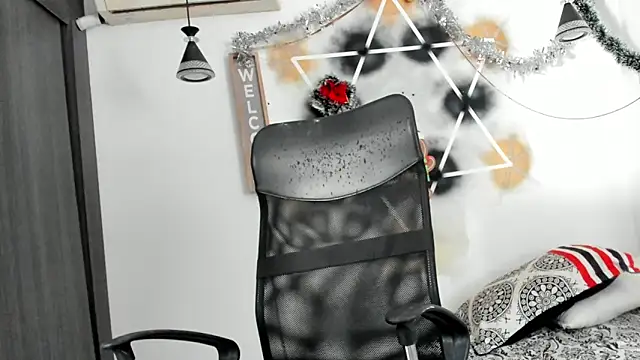 StephaniaAndRandy's cam snapshot