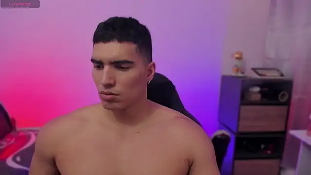 JamesGraay live sex cam