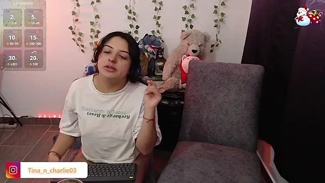 Tina_4_Charlie live sex cam