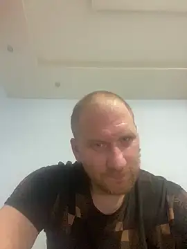 Krzysiekg123 live sex cam