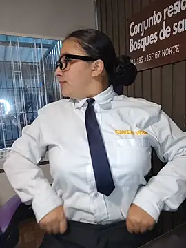 Cute_Penelope live sex cam