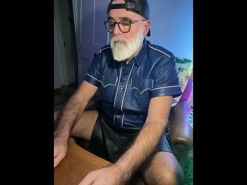 LeatherSdaddy live sex cam