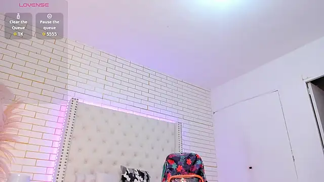 kylie_wilsson's cam snapshot