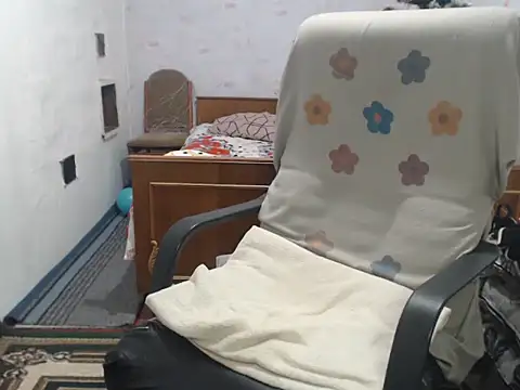 KittyyLaBeauty live sex cam