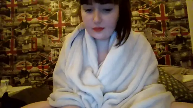 Lynylou's cam snapshot