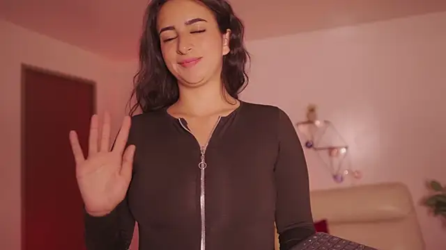 Enola_Holmes_'s cam snapshot