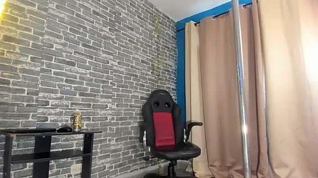 iam_samy_'s cam snapshot