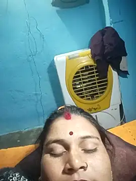 Chinki_pande's cam snapshot