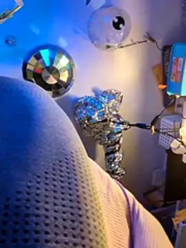 gurlnips live sex cam