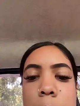 NAUGHTY_LITTLE_18 live sex cam