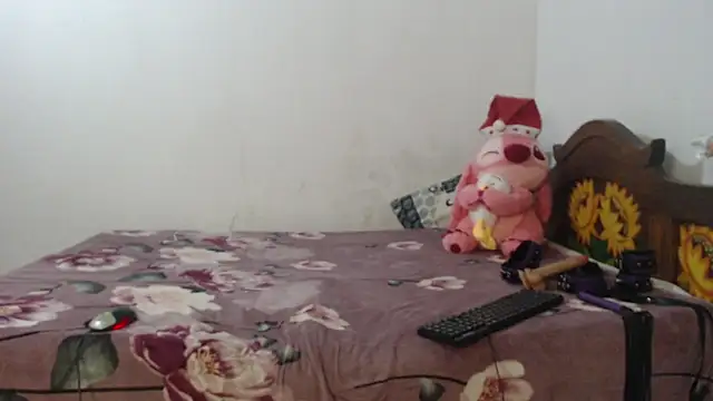 zaira_fire_'s cam snapshot