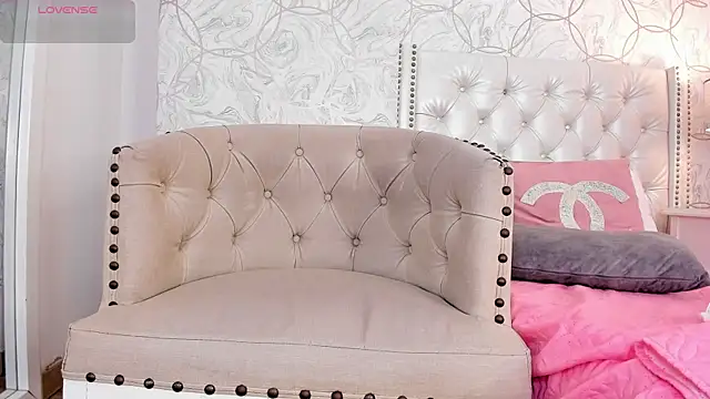 amara_rousse's cam snapshot