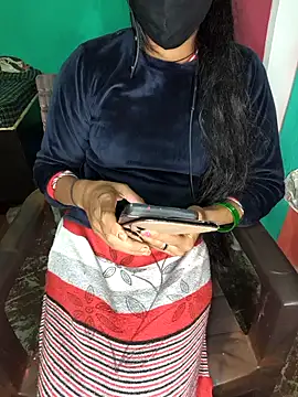 QWEEN7B's cam snapshot