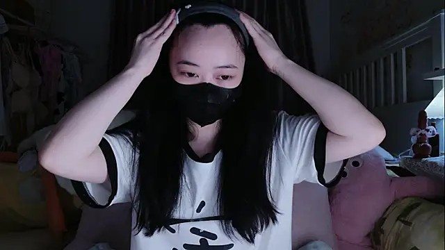 love-uiui live sex cam