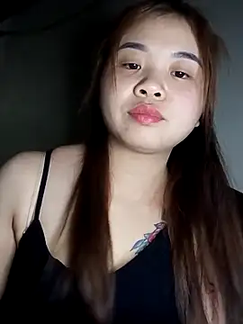 Queen-hot111 live sex cam