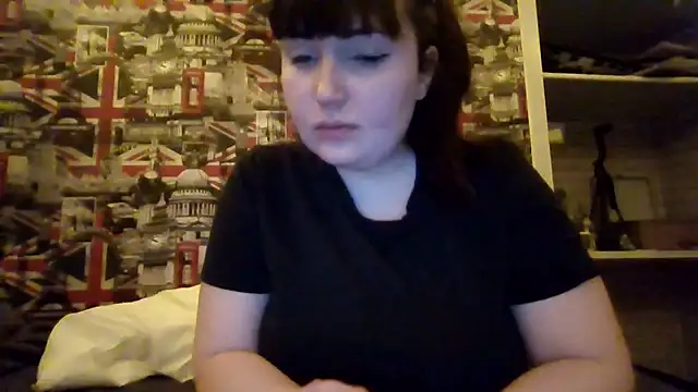 Lynylou live sex cam