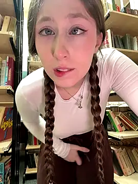 FroggyAnna live sex cam