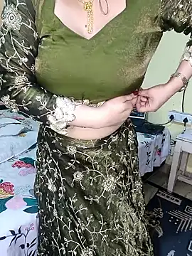 PRIYA_22 live sex cam