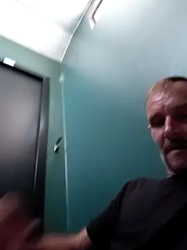 Hungwell1515 live sex cam