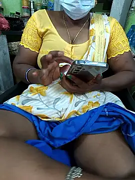 Tamilselviroja-'s cam snapshot