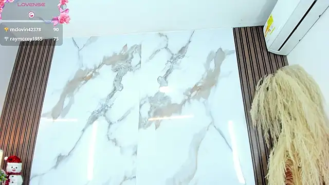 hilarythomsom's cam snapshot