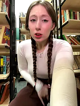 FroggyAnna live sex cam