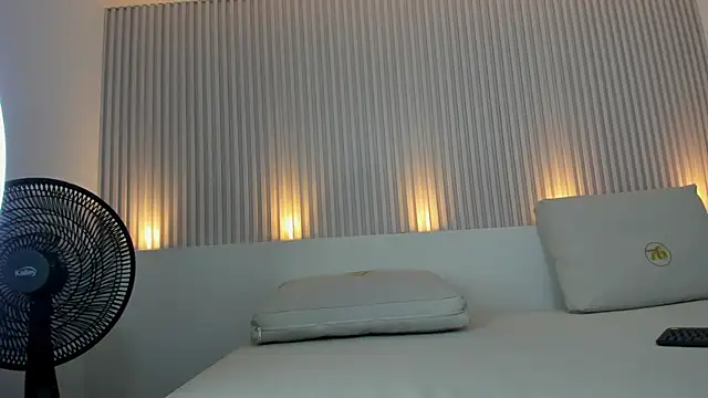 sarah_borch's cam snapshot