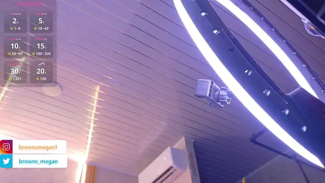 Megan_browns1 live sex cam