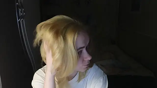 Riley_Roo's cam snapshot