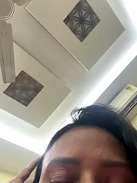 heenashai's cam snapshot