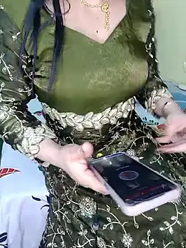 PRIYA_22 live sex cam